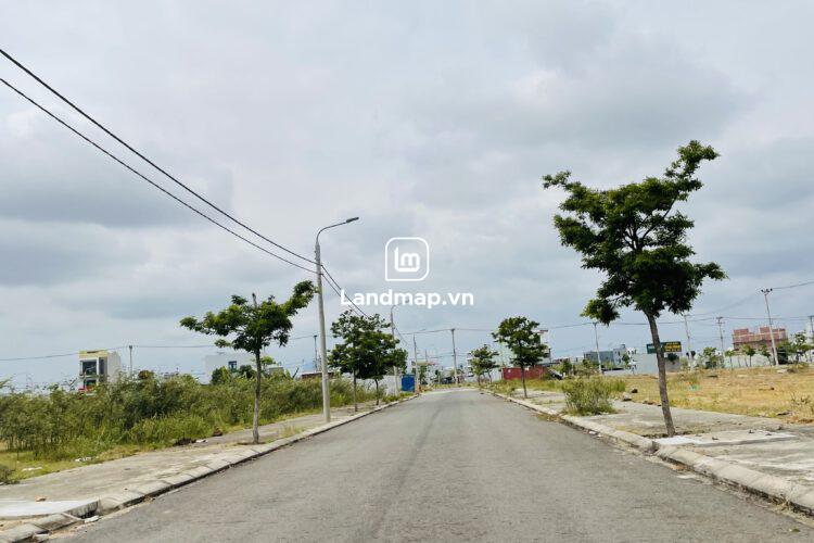 Gần đường Nguyễn Phước Lan