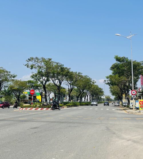 Gần đường Võ Chí Công