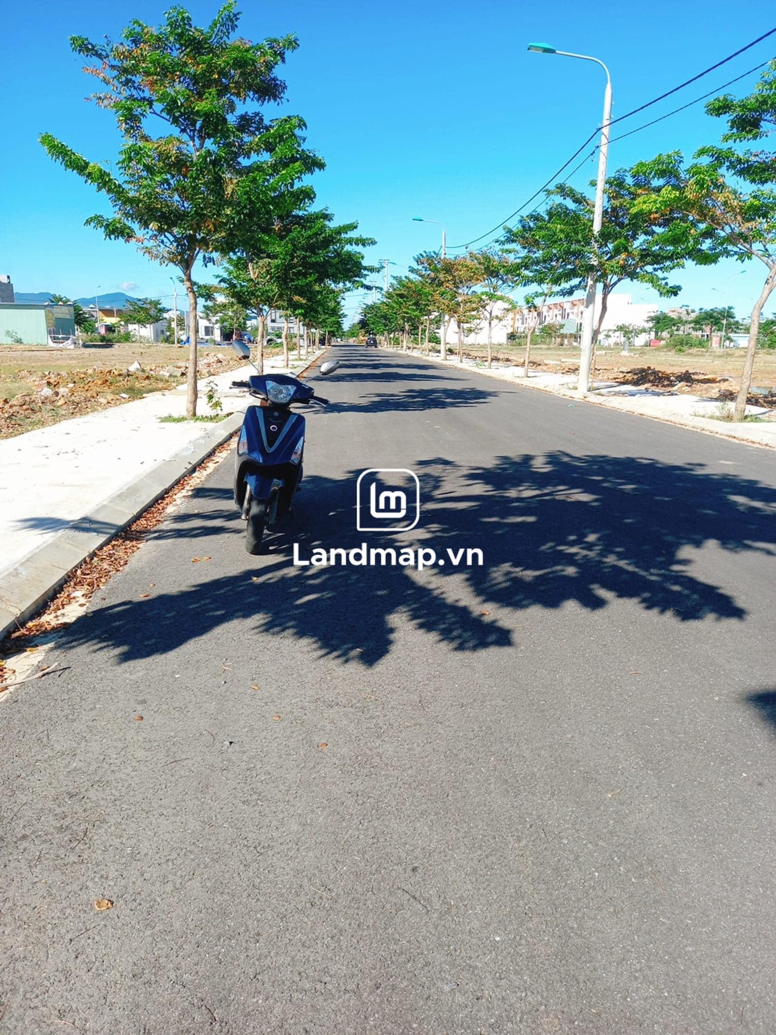 Bán Đất Nền Đầm Sen Nam Hòa Xuân đường 7.5m B2-137 lô