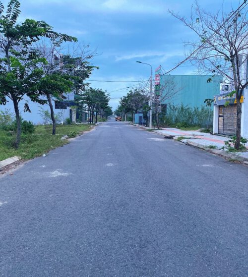 Gần cầu Trung Lương