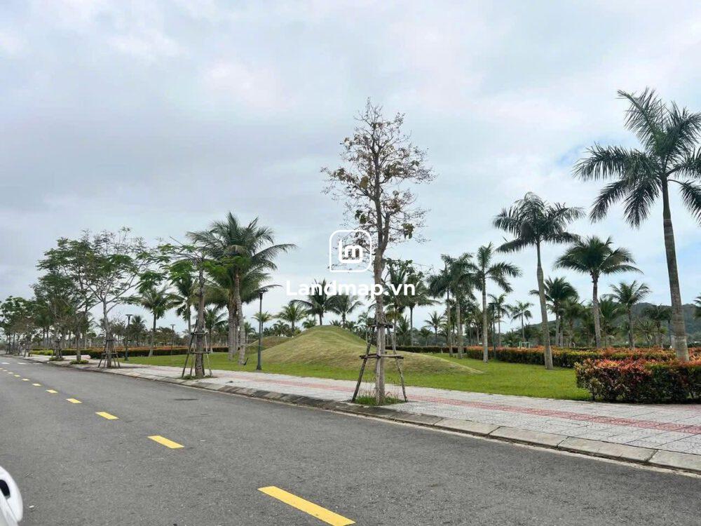 Bán Đất Hai Mặt Tiền đường 7.5 Đầm Sen Nam Hòa Xuân